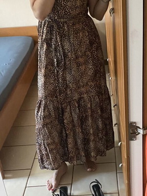 Long leopard dress like new with adjustable straps and belt