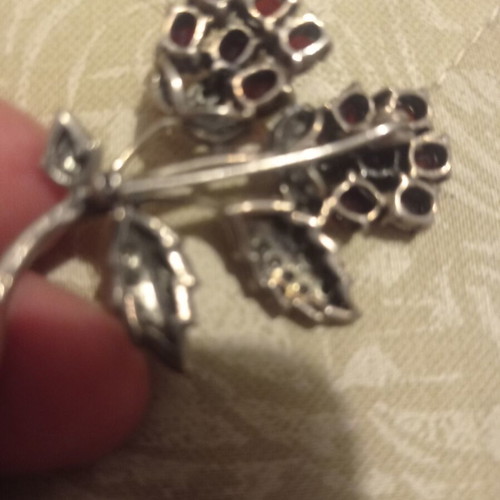 Silver brooch vintage flower with marcasite and deep red Granada stones like new