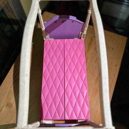 Barbie vintage bed with light and music