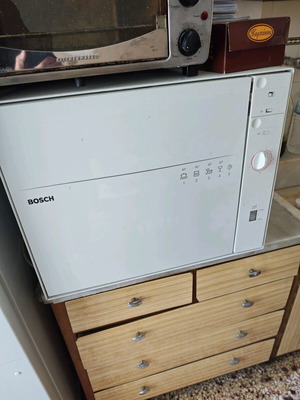 Πλυντήριο πιάτων Bosch σαν καινούργιο