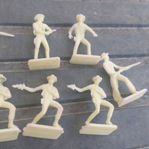Western figures used, pack of 80