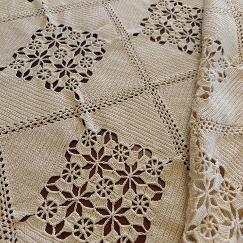Knitted handmade blanket like new, cream 200x210
