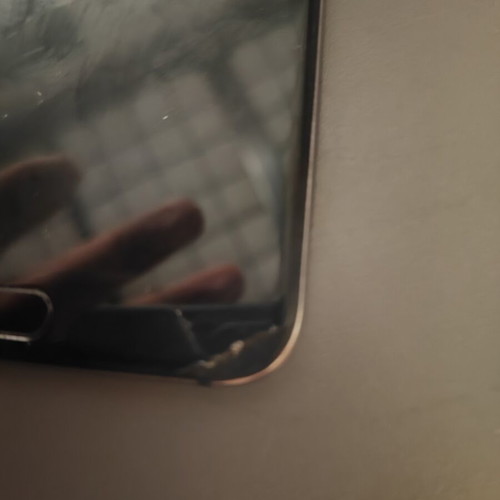 Huawei P20 Pro phone 6/128 with minor corner crack