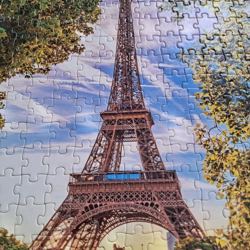 Eiffel Tower puzzle 500 pieces like new, ready to frame