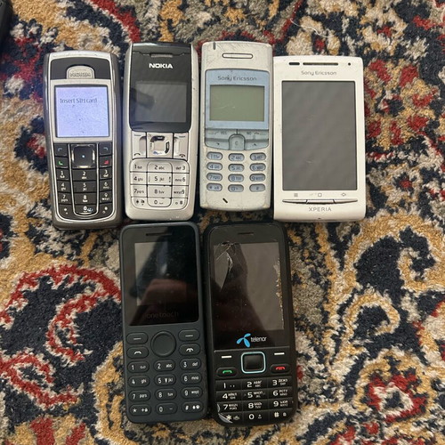 Set of phones for parts used, without batteries