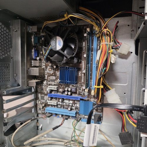 Desktop computer Pentium E2200 used, 4GB RAM, Windows 10
