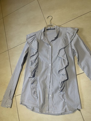 Striped shirt with ruffles blue and white like new