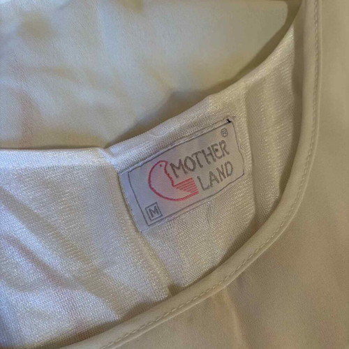 White women's blouse like new, size M