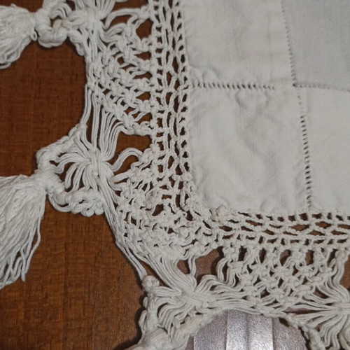 Handmade square tablecloth with lace and tassels like new