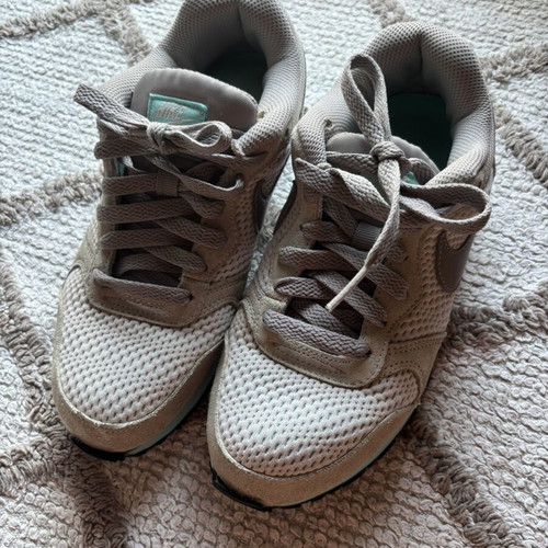 Nike MD Runner women's sneakers like new, gray and turquoise