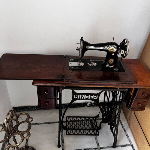 Singer sewing machine furniture functional used antique