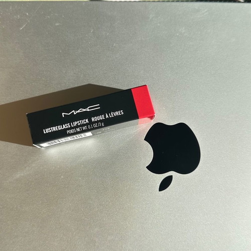 MAC lipstick shade Cockney new, red with subtle shine