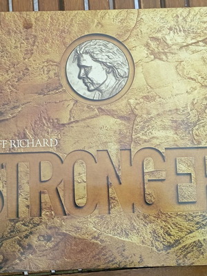 Cliff Richard Stronger βινύλιο σαν καινούργιο