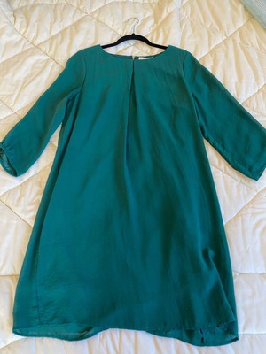 H&M dress deep green size large like new