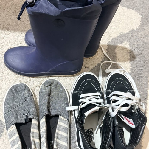 Children's shoes 3 pairs used, including Vans and Toms