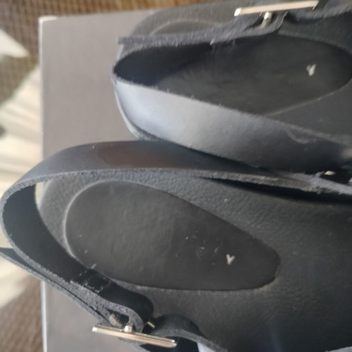 Sisley leather sandals size 38 used, anatomical footbed, black