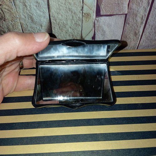 Small mirror new, practical and beautiful