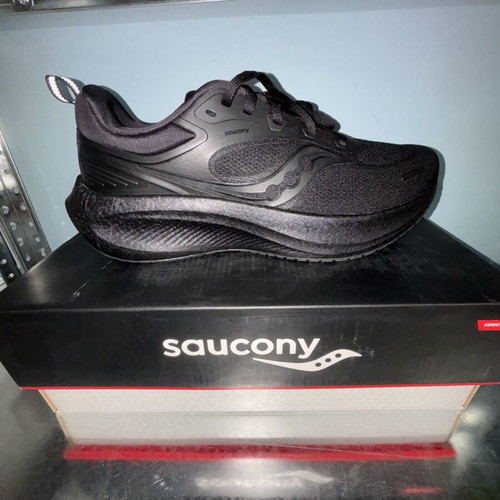 Saucony men's running shoes size 44 new, black