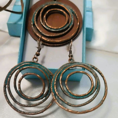 Boho style earrings and pendant set new in blue turquoise and bronze