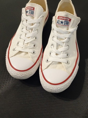All Star Converse women's athletic shoes like new, white size 38