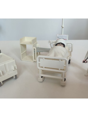 Playmobil комплект болнична стая употребяван с пациент, медицинска сестра и лекар