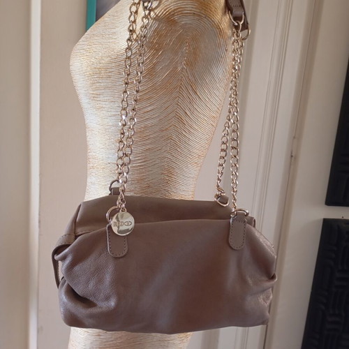 Red Valentino Garavani leather shoulder bag like new, beige, 28x17 cm