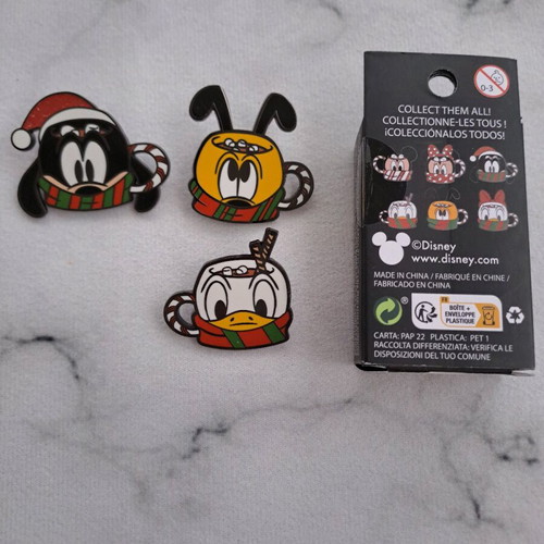 Disney Loungefly Christmas Hot Cocoa Goofy Chaser pin new