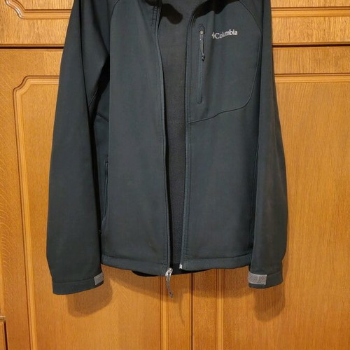 Columbia jacket used with detachable hood, size M, green