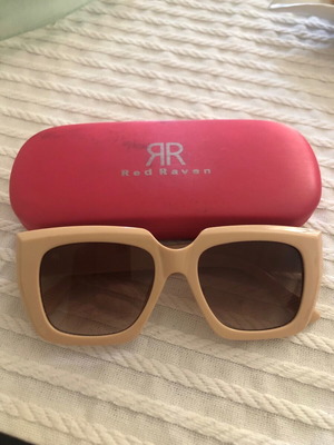 Red Raven women's sunglasses like new