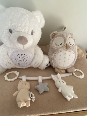 Baby plush toys with white noise projector and stroller toy