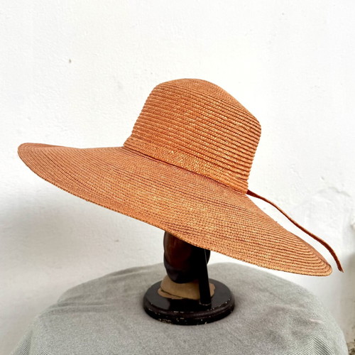 Oversized straw hat orange, like new