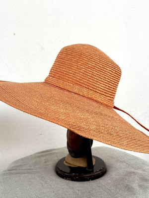 Oversized straw hat orange, like new
