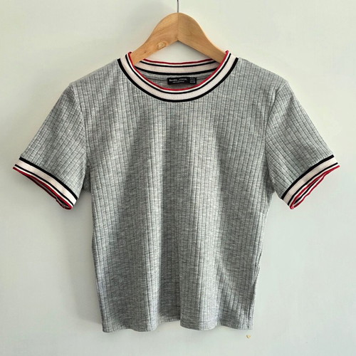 Bershka grey and red short sleeve top, size M-L