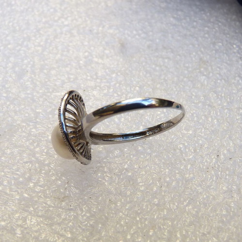 925 Silver ring with pearl and zircon