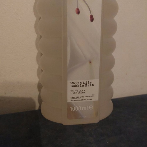 White Lily Bubble Bath Avon shower gel new 1000 ml