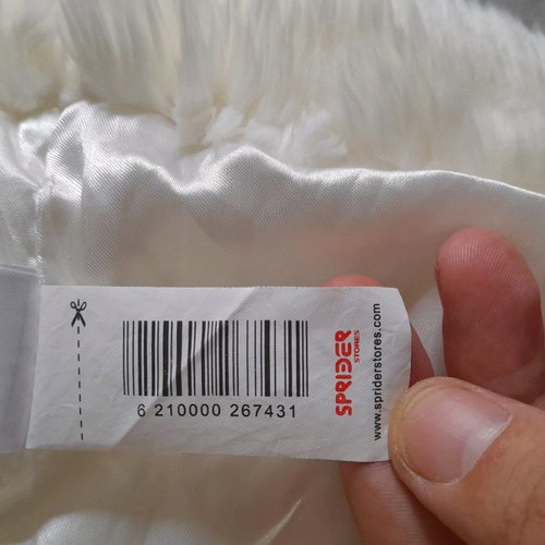 Polyester fur 100% like new for 9 to 10 years old