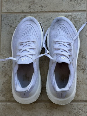 Adidas Ultraboost women's sneakers size 39.5 used, white