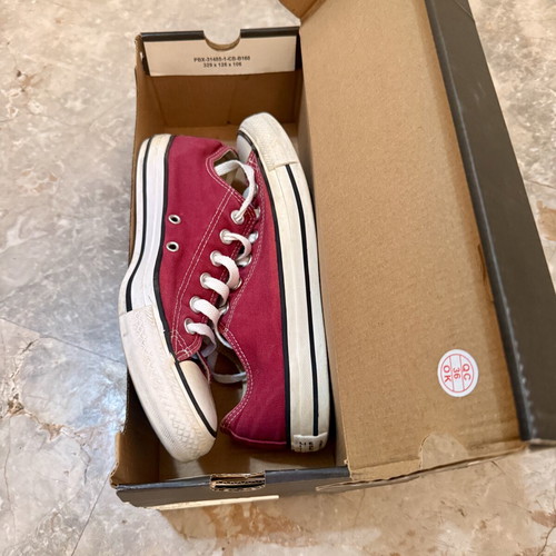 Converse All Star sneakers size 39 like new, burgundy