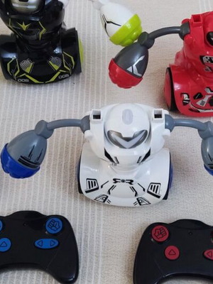 SilverLit Robo Kombat remote control robots used