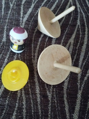Spinning tops used, set of 4 pieces