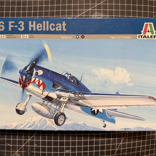 Italeri F6 F-3 Hellcat 1/72 model plane