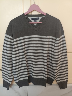 Tommy Hilfiger men's sweater like new, striped gray V-neck, size L