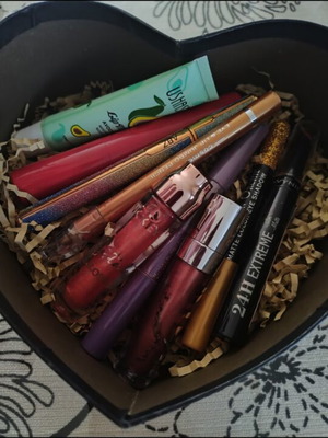 Gift box with assorted cosmetics