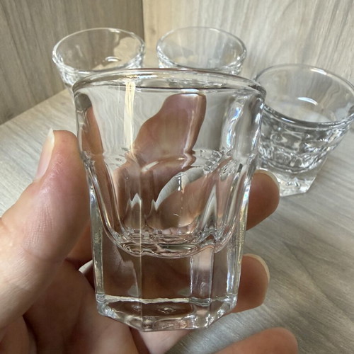 Shot glasses set of 4, like new, glass