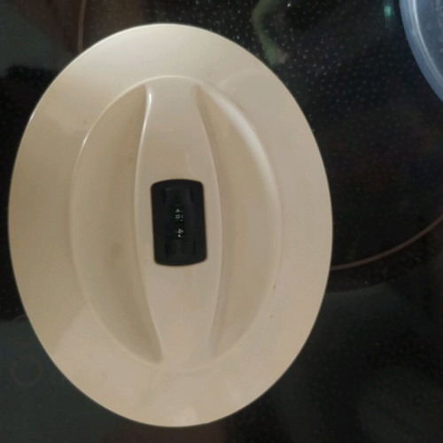 Water filter pitcher used with date system on lid