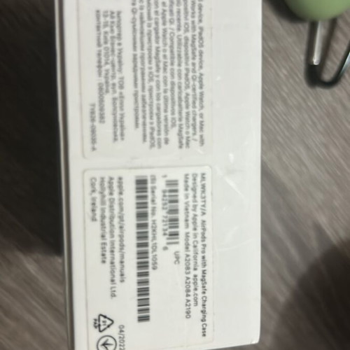 AirPods Pro like new with case and box