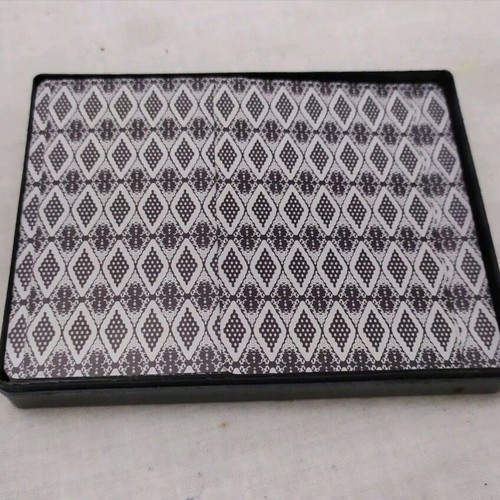 Playing cards like new with 52 cards and plastic case