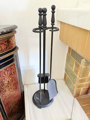 Metal Fireplace Tool Set like new, 3 pieces with stand