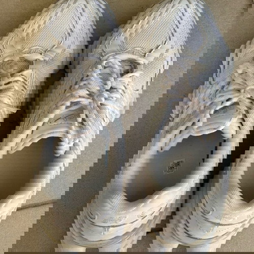 New Balance 9060 Unisex Shoes Size 40.5 White Like New