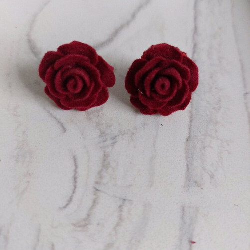 Red rose earrings new, unworn